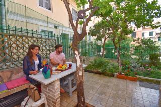 Kampielos Homes - Shared Garden - 3