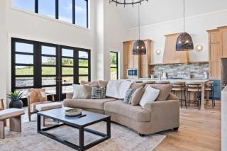 NEW Spacious Clarkson Getaway w Games & Yard - 2