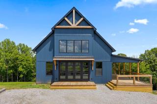 NEW Spacious Clarkson Getaway w Games & Yard - 6