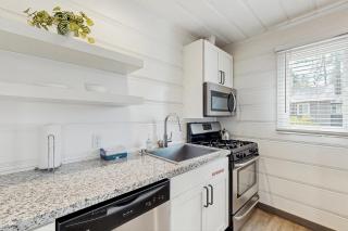 Manzanita Holiday 3 - 4