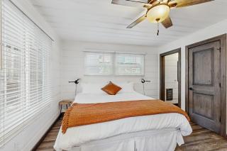 Manzanita Holiday 3 - 1