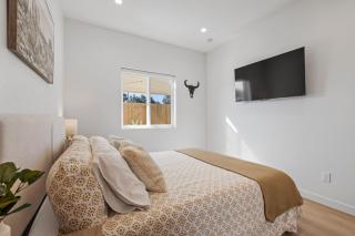 The Oaks, Stylish Luxury Stay, Fire Pit & Patio - 5