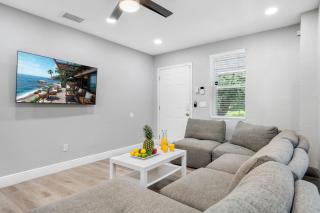 Cozy & Fully Remodeled Home in the Heart of Tampa! - 4
