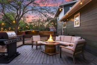 Gruene Haus - Hot Tub Fire Pit & Sleeps 11 - 1
