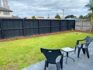 Pine Unit Orewa Beach - 9