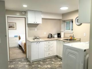 Private Cozy 2bdrm Sleep5pp Metrotown! Free Parking! Self Check-in! - Burnaby - 3
