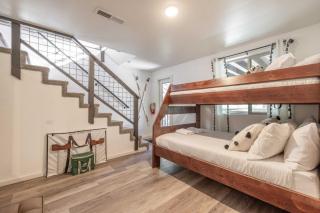 Butte Bungalow AC, near trails, lake, spa, dogs ok - 4