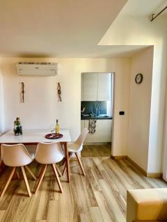 Due passi al centro di Alghero - 0