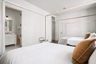 Group-friendly Suite Near Bourbon Street - 2