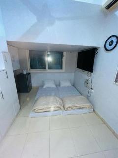 Urban Comfort Stay in Deira - 0