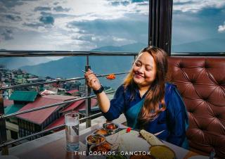 The Cosmos Hotel - 4