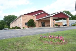 Watseka 24 Inn & Suites - Watseka - 0
