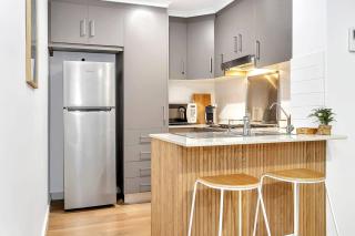 Sands & Hearth - Minutes to Beach & Moseley Square - 9
