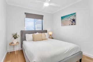Sands & Hearth - Minutes to Beach & Moseley Square - 3