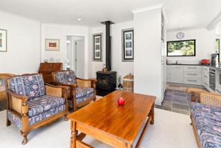 Hill Cottage - Featherston Holiday Home - Featherston - 4