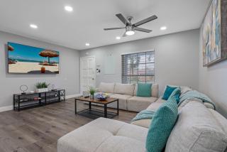 Breathtaking & Renovated Tampa Heated Pool House - 6