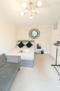 Modern 2BR Flat - 1 min to East Croydon - 15 mins to London - Croydon - 9