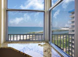 The Starfish Getaway 9th Floor Beach Front Condo - 7