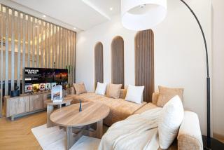 Lux 3 BR Sea View Condo with Pool & Sauna In Marina - 2