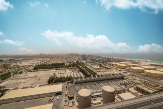 Lux 3 BR Sea View Condo with Pool & Sauna In Marina - 1