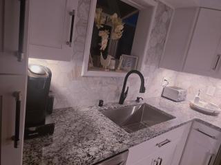 A home filled with peace & joy - 9