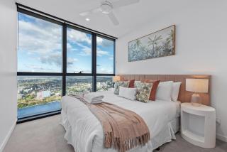 Queens Wharf - Luxe 1BR with Views, King Bed and Pool - 9