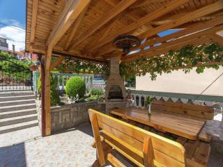 Apartment with shared swimming pool - 5