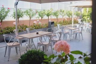 Dayin Serene Garden Hotel -Shanghai Hongqiao North Xinjing Metro Station -Large Social Area -Bar -Café -Gym -Free Laundry Luggage Storage -24H Front Desk-English Service - 4