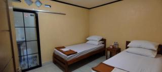 Jon's Paradise Villa and Resto - 3