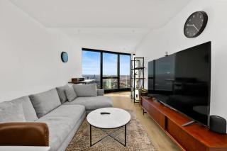 Home in the Sky 58th Floor Apt at Australia 108 - 0