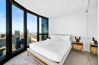 Home in the Sky 58th Floor Apt at Australia 108 - 2