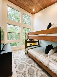 Treehouse Retreat - Pittman Center - 1