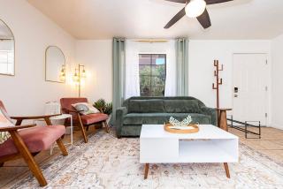 Close proximity to UofA, Pet-Friendly, Workspace! - 0