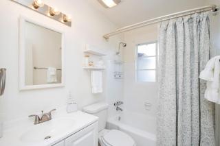 Close proximity to UofA, Pet-Friendly, Workspace! - 9