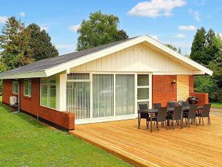 Spacious Retreat in Marielyst-By Traum - 7