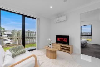 Scandi Calm - Sleek 1BD Duplex near Everything - 6