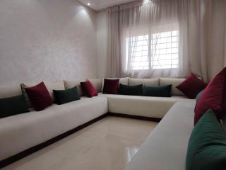 Modern 3Bedroom Apartment - City Center by ZenStay - 8
