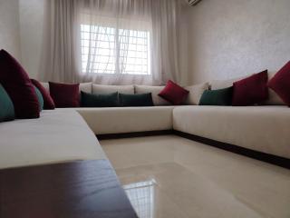 Modern 3Bedroom Apartment - City Center by ZenStay - 3