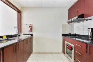 Chic 1BR with City Views Near Marina & Metro - 7