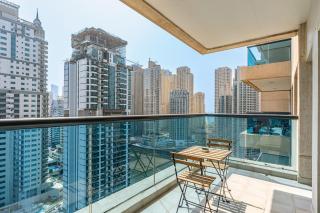 Chic 1BR with City Views Near Marina & Metro - 8