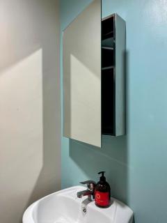 Modern Studio at Cebu IT park with Pool Access & Fast WiFi - 4