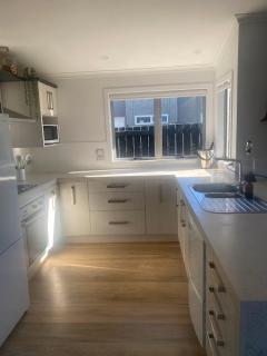 Waihi Beach Bach - 8