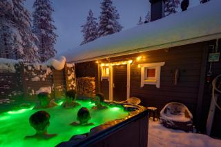 Lovely holiday cottage with outdoor jacuzzi - 0
