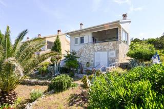 Cosy house by the sea - Ist - 2