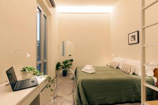 Picturesque Two Rooms with Antique Details - 6