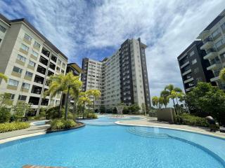 Spacious Two Bedroom with Pool View - Iloilo - 8