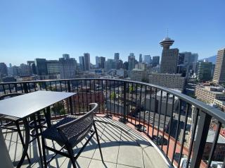 3-Level Modern Luxury Sub-Penhouse, Best Ocean & City Views - Prime Downtown Location - Vancouver - 2