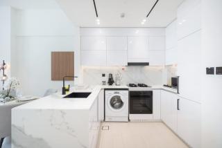 StayShort - JVC sleeps 4 with Amazing Swimming Pool! - 2