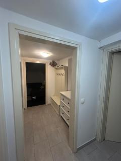Cozy Pet Friendly Apartment - 6