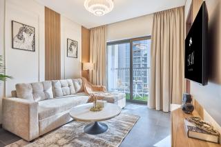 STAY BY LATINEM Luxury 1BR and Study Holiday Home CC 2808 Near Downtown - 8